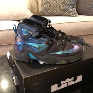 Size 6.5 Lebron 13